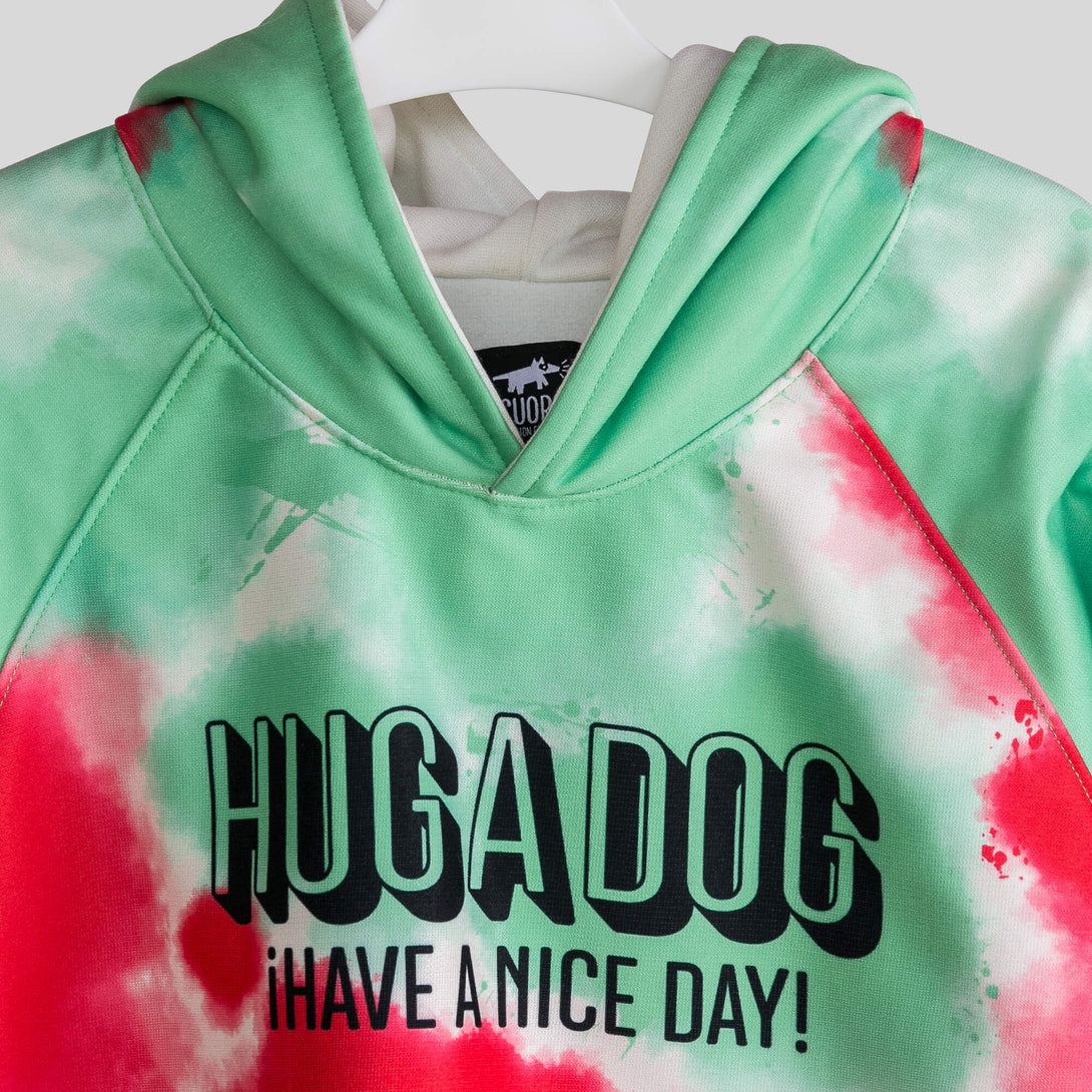 Buzo tie-dye verde y rojo unisex con estampado "Hug a dog"