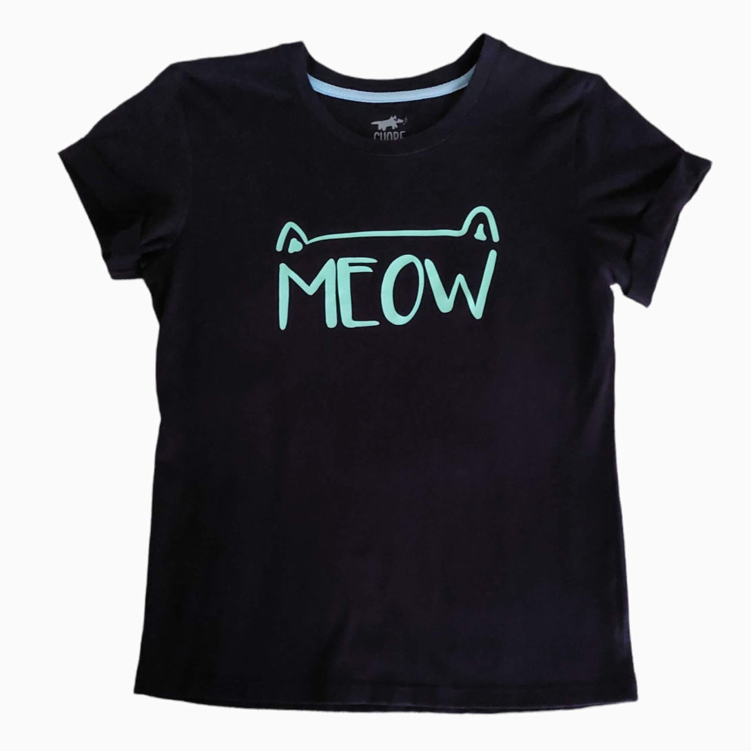 Camiseta negra para mujer con frase estampada verde menta "Meow"